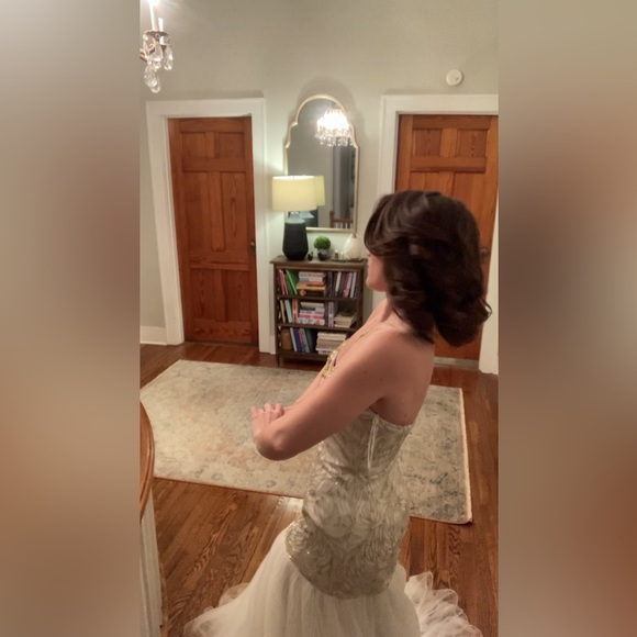 Gorgeous Sherri hill dress 👗 - Picture 2 of 8